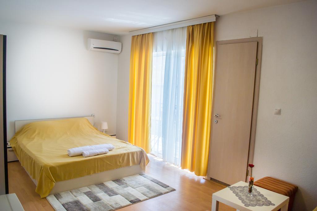 Bed & Breakfast Delikates Stojakovo Exteriör bild