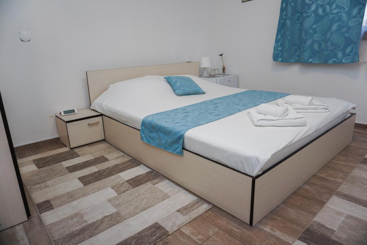 Bed & Breakfast Delikates Stojakovo Exteriör bild